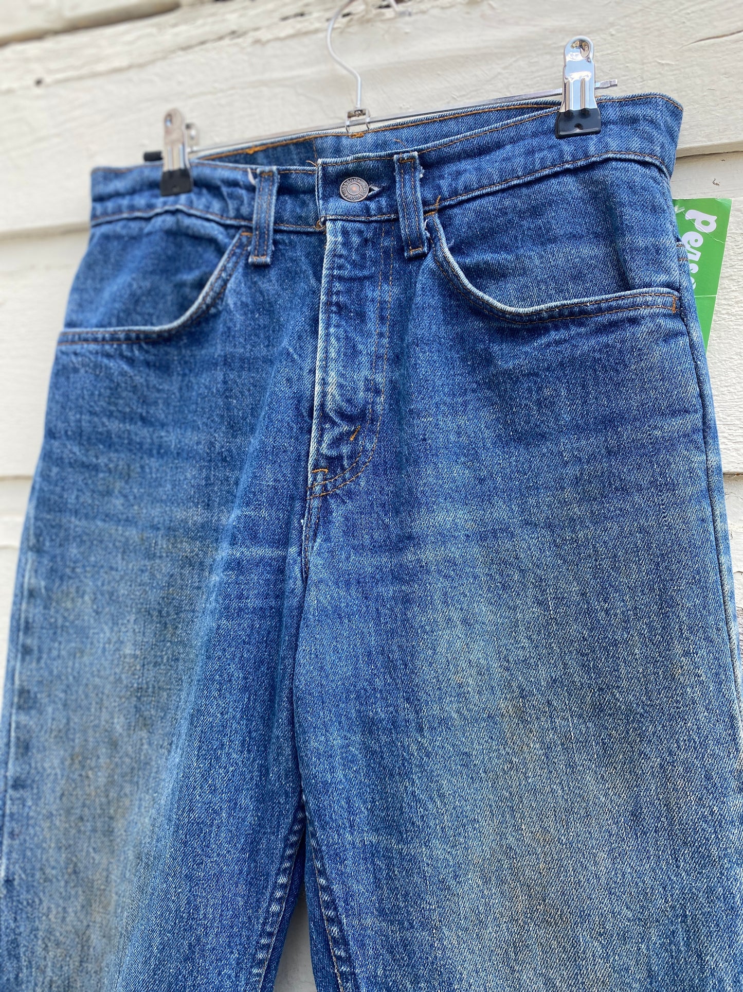 1970s Levi’s 519 dark wash distressed jeans 27in waist